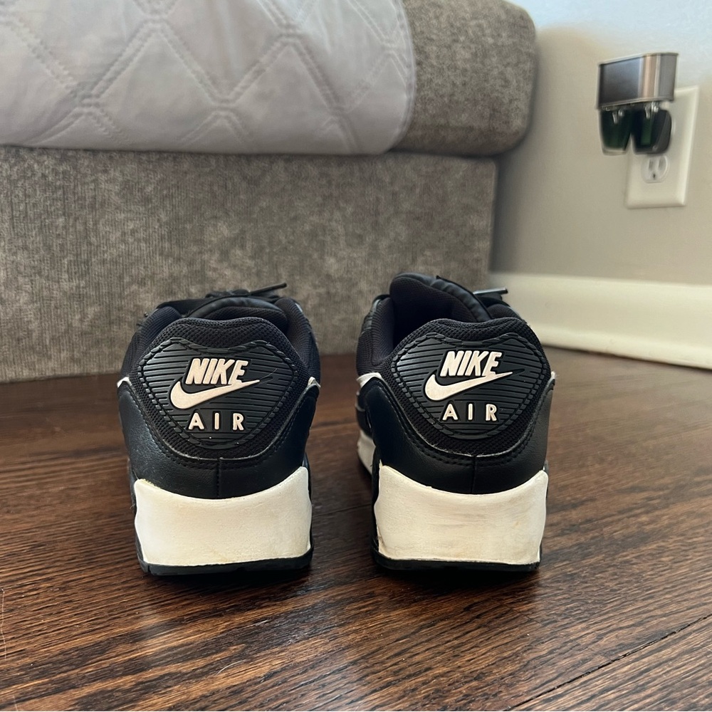 Nike Women’s Air Max Sneakers - Black & White - Picture 5 of 7